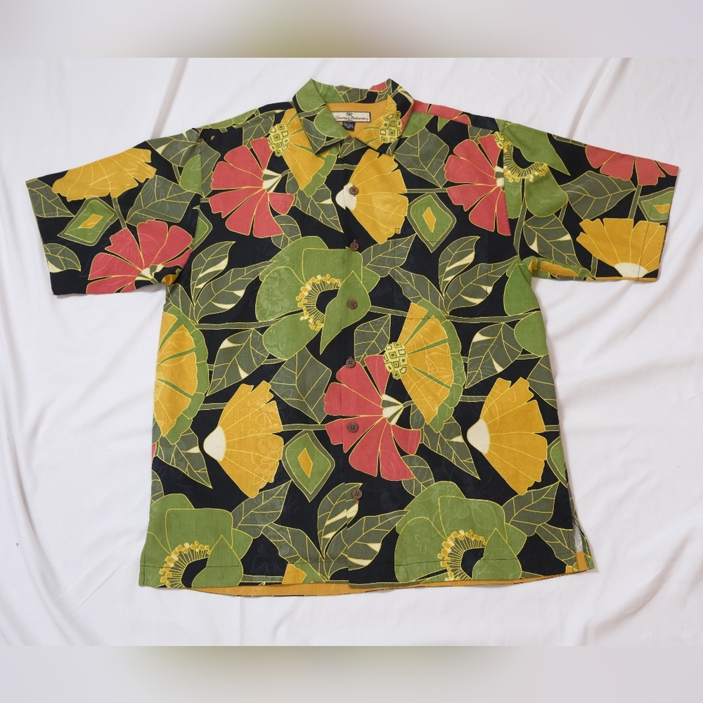 Tommy Bahama Men's Floral Silk Shirt Size Small, Short Sleeve, Button-Up